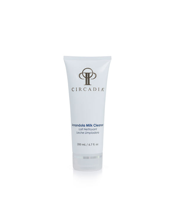 Мигдальне молочко для очищення шкіри обличчя Circadia Amandola Milk Cleanser
